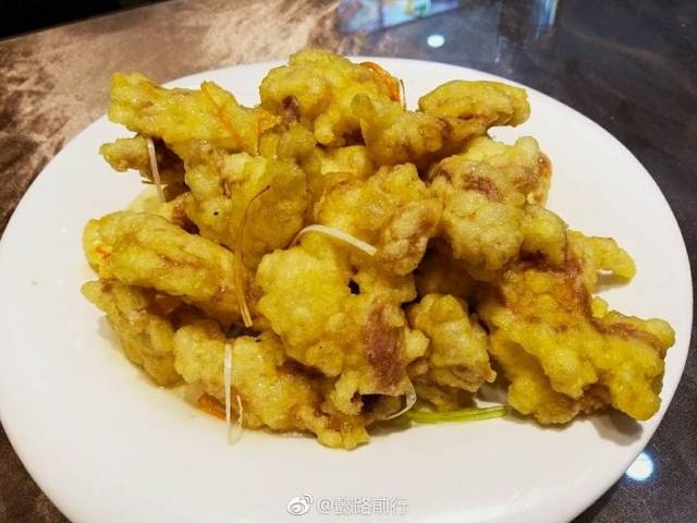 吃貨去哈爾濱一定要吃哪些當?shù)氐男〕裕?></a></p>

<p>（4）       哈爾濱的鐵鍋燉，東北特別，如果喜歡嘗嘗也行，當然需要人多，如果人少就不建議了。有家挺好的店，百一大地鍋。</p>
<p><a href=
